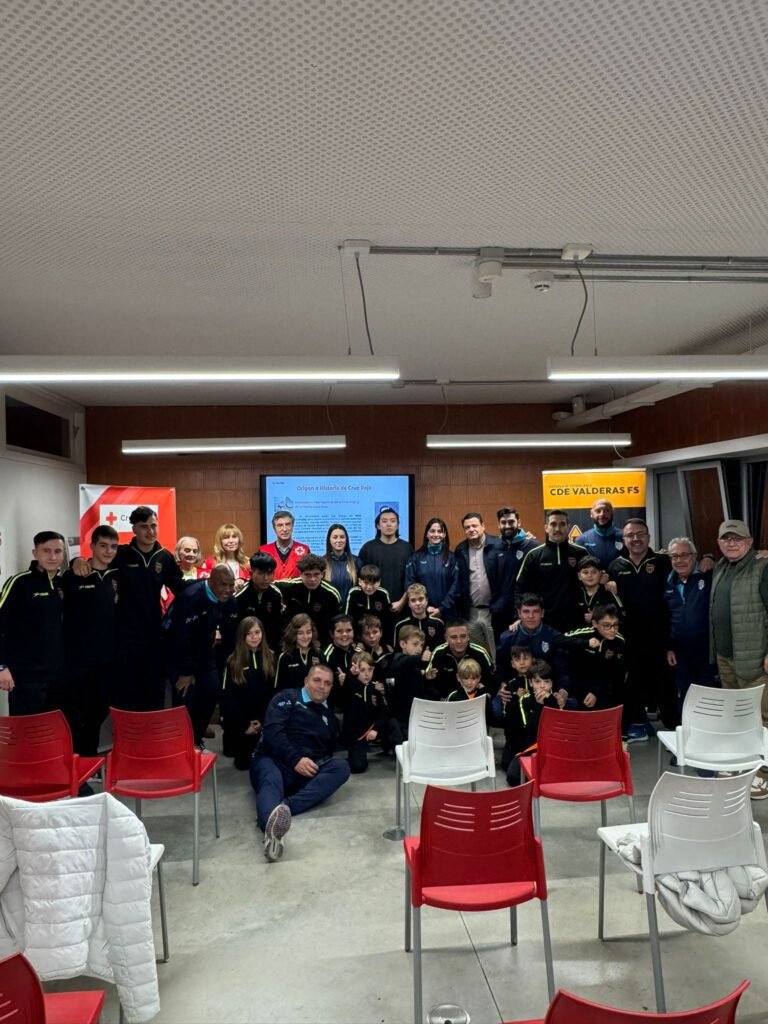 Fortaleciendo Valores con la Entrega de Brazaletes a Nuestros Capitanes 24/25 Fortaleciendo Valores con la Entrega de Brazaletes a Nuestros Capitanes 24/25