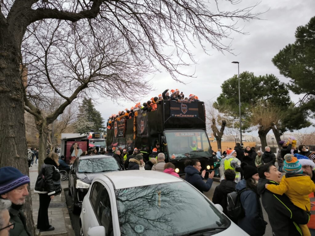 El CDE Valderas FS participa por 2ª vez en la Cabalgata de Reyes de Alcorcón f6dff0f3 13b0 4be5 b915 3e84e97ac4e4