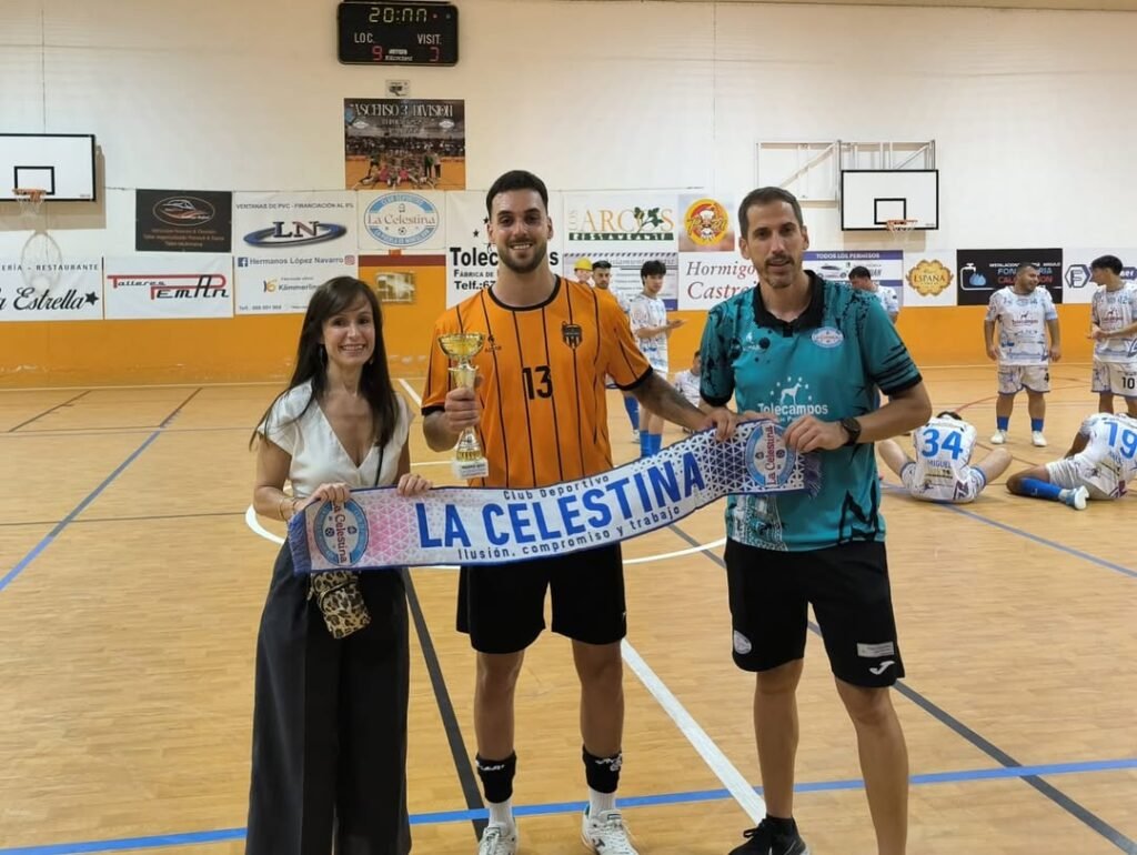 Presentes en el TROFEO LA CELESTINA 🏆 trofeo la celestina 🤍💙🩷arrancamos los amistosos de forma especial visitando a nuestros a (1)